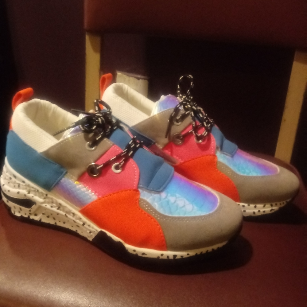 Womans Sneakers